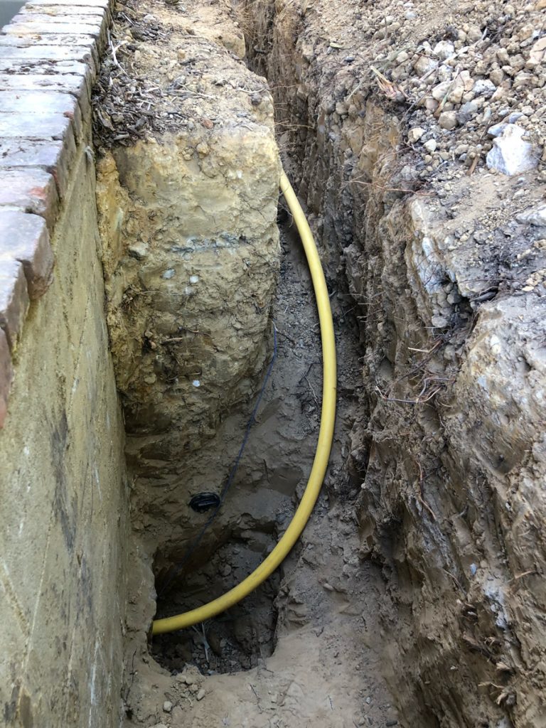 underground yellow gas pipe