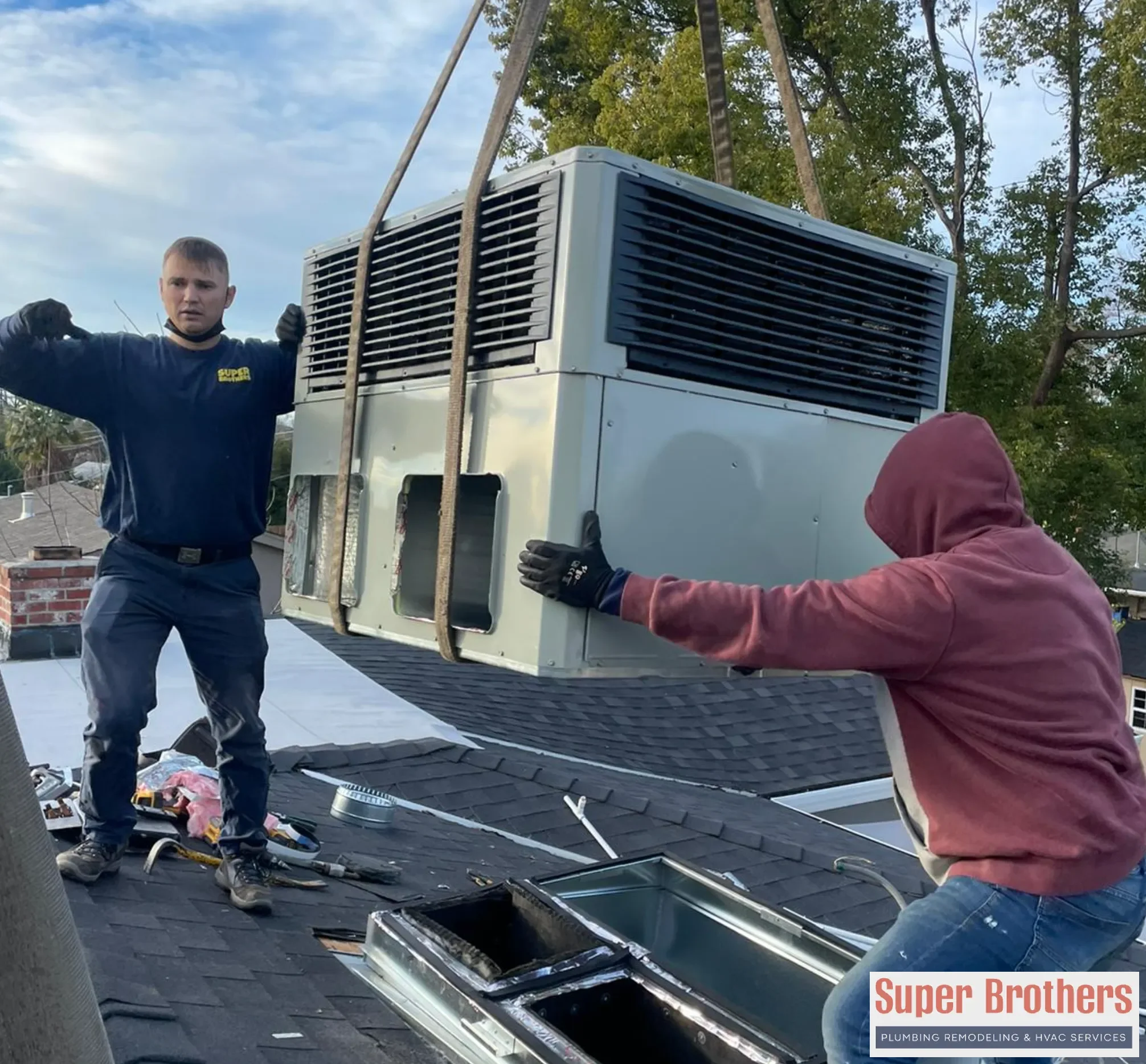 HVAC estimate with a contractor in Sacramento